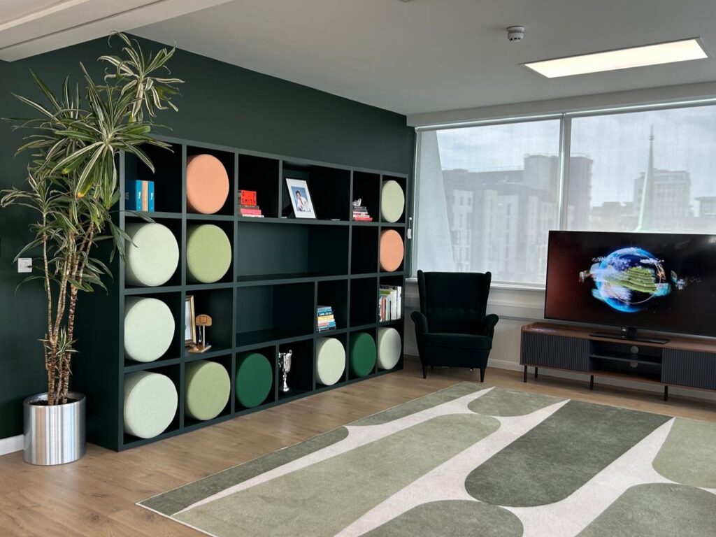 Inizio - office informal lounge space